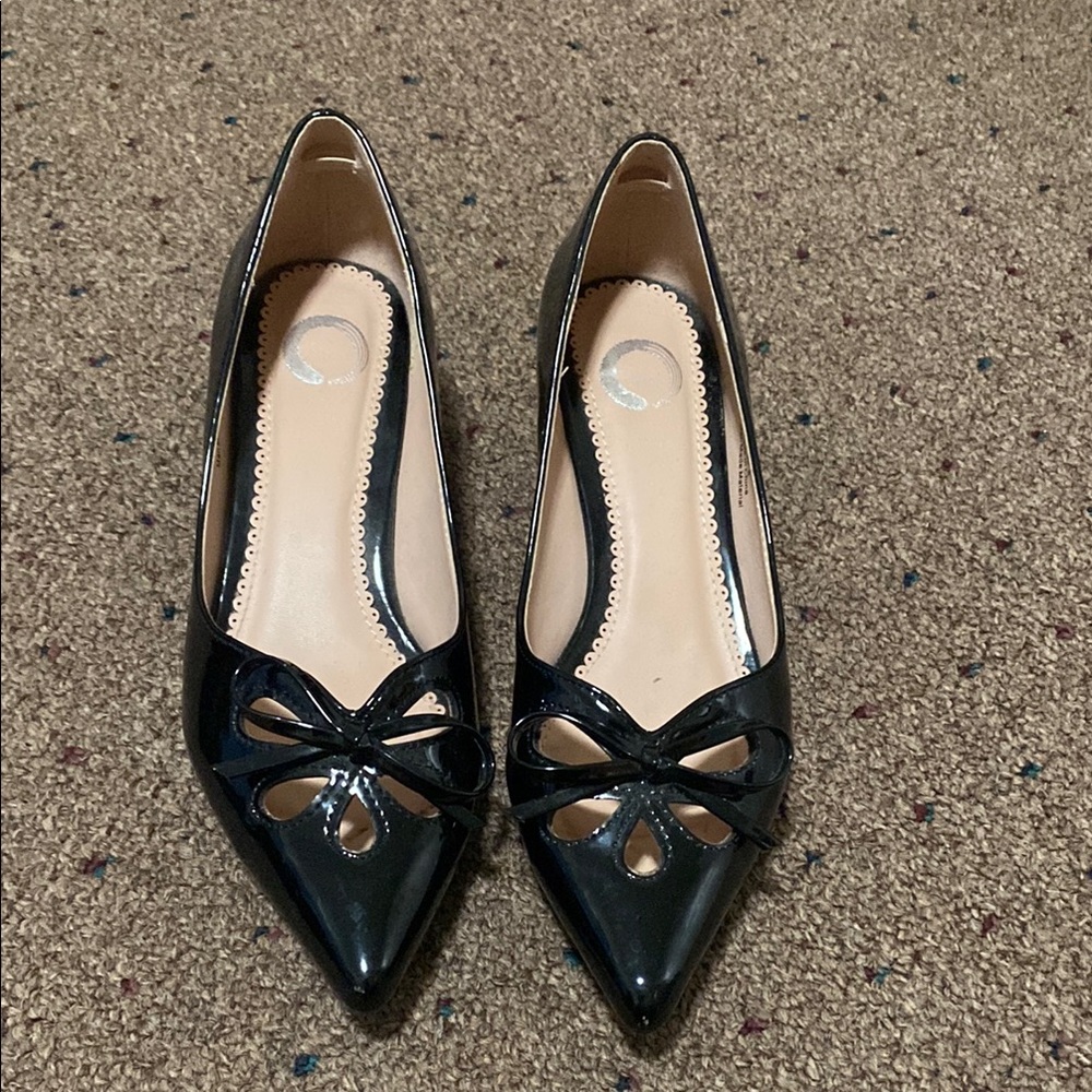 Chinese Laundry Black Heels with Glossy Finish